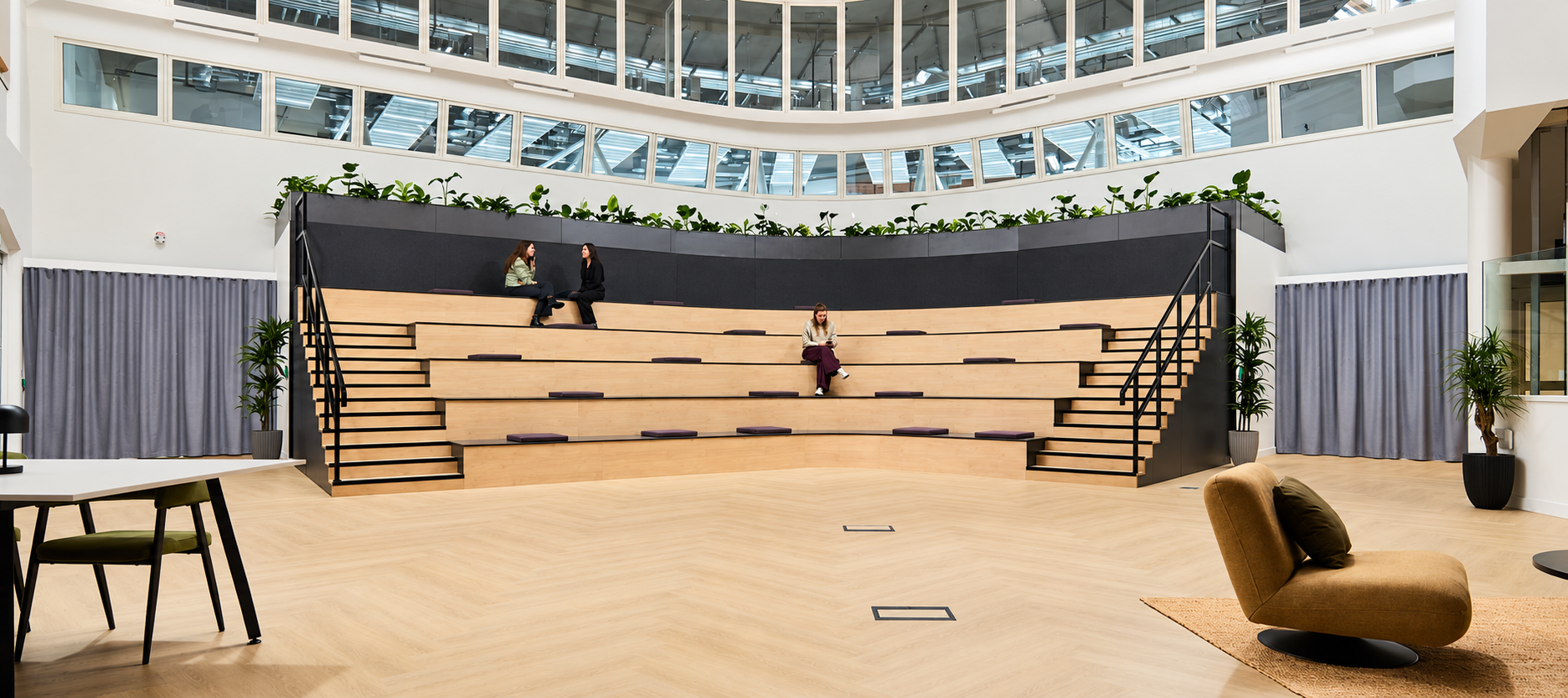 Bespoke Joinery for Modern Atrium Amphitheater Bespoke Joinery for Modern Atrium Amphitheater